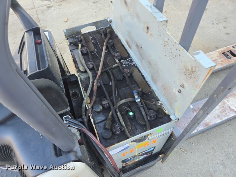 image for item EB1018 Crown PE4500-60 pallet jack