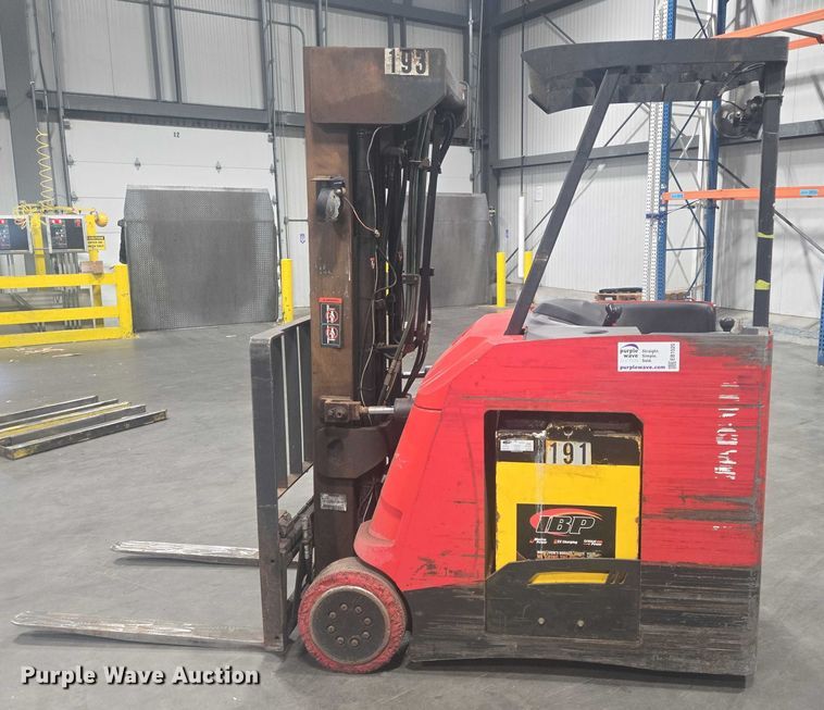 image for item EB1020 Raymond 425-C40QM forklift