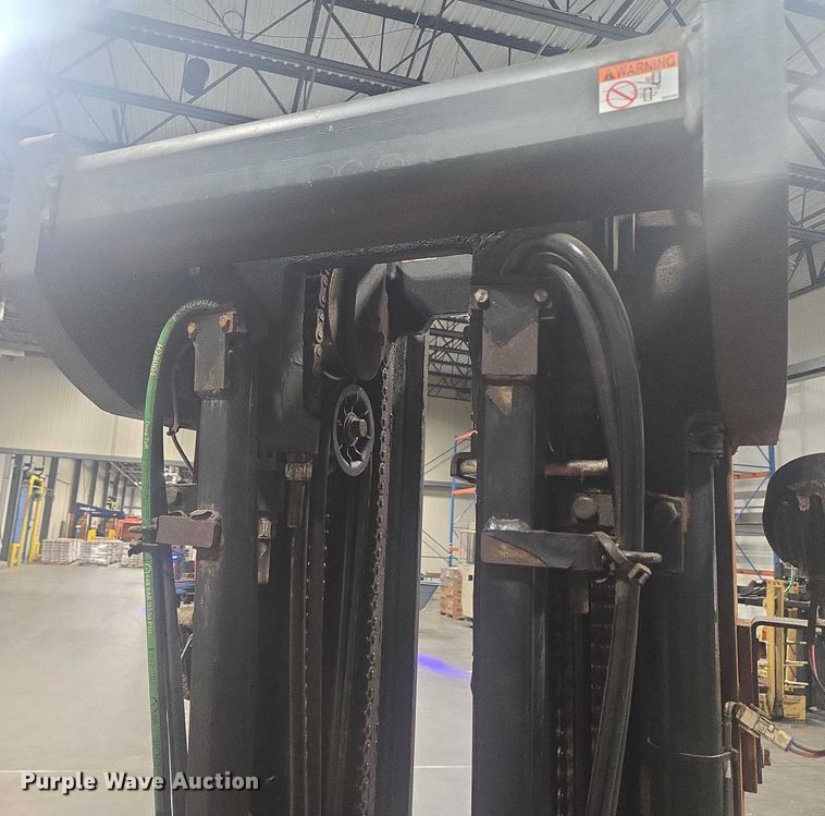 image for item EB1020 Raymond 425-C40QM forklift