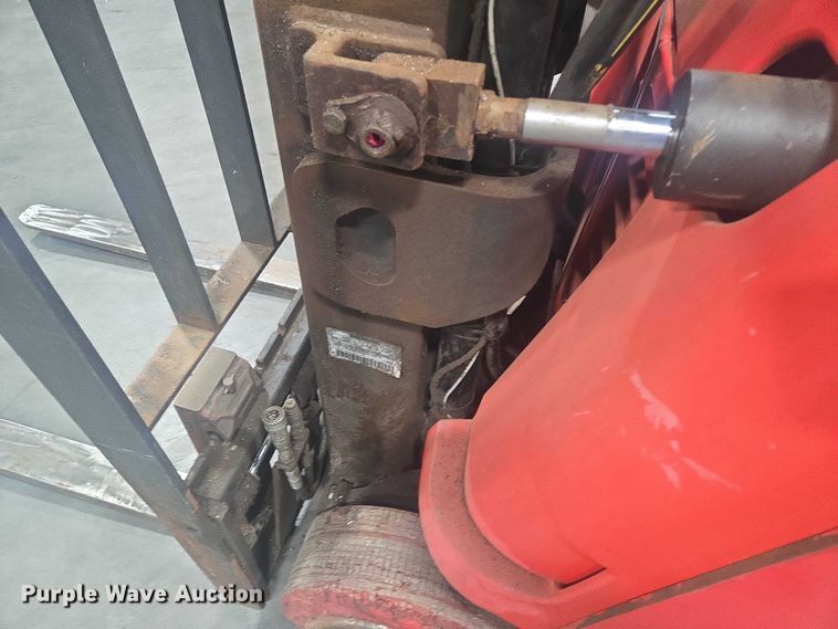 image for item EB1020 Raymond 425-C40QM forklift