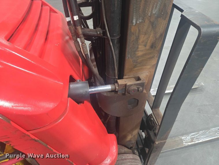 image for item EB1020 Raymond 425-C40QM forklift