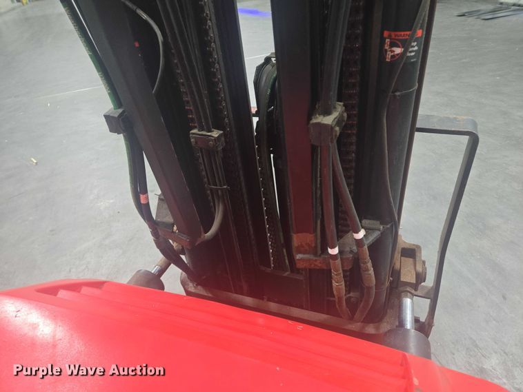 image for item EB1020 Raymond 425-C40QM forklift