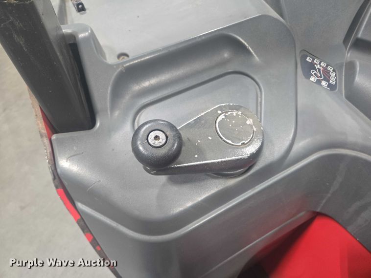 image for item EB1020 Raymond 425-C40QM forklift