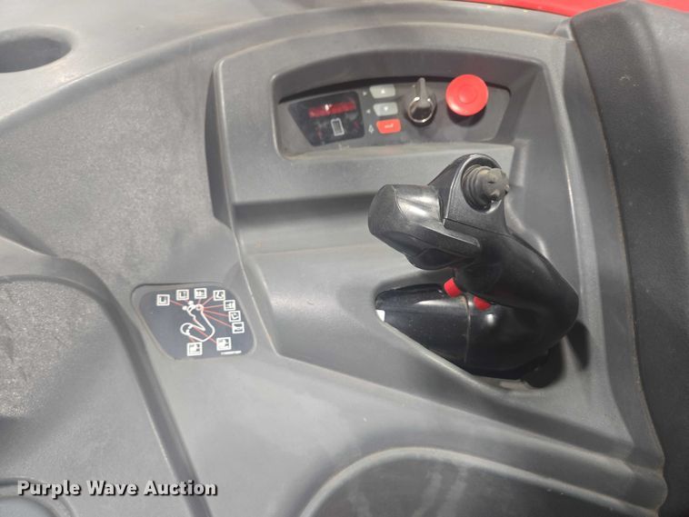 image for item EB1020 Raymond 425-C40QM forklift