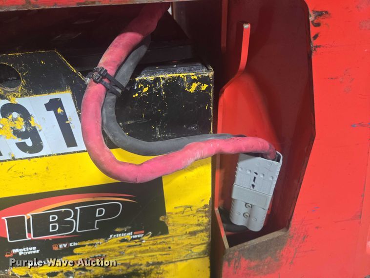 image for item EB1020 Raymond 425-C40QM forklift