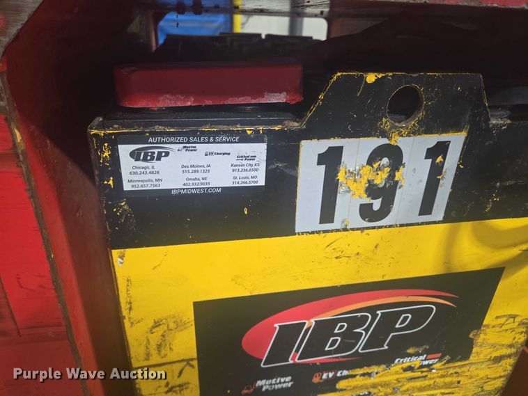 image for item EB1020 Raymond 425-C40QM forklift