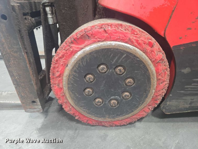 image for item EB1020 Raymond 425-C40QM forklift