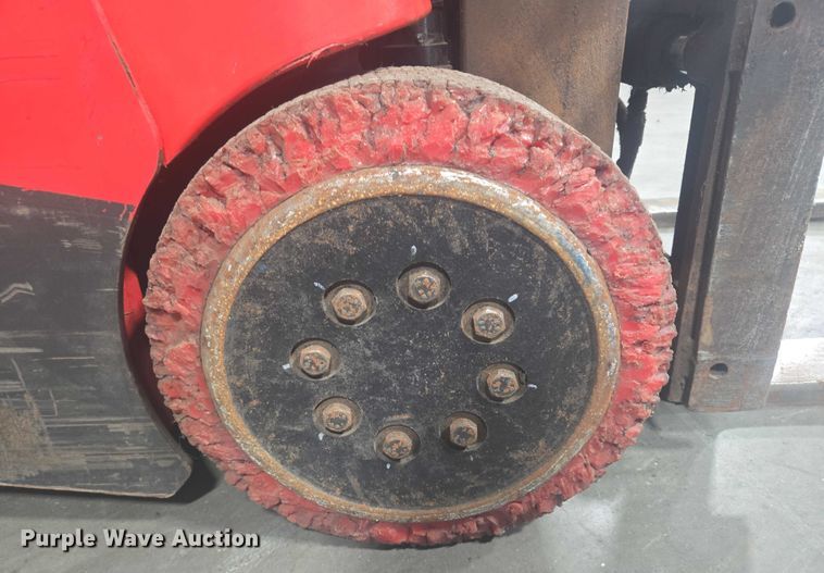 image for item EB1020 Raymond 425-C40QM forklift