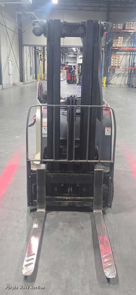 image for item EB1021 Crown RC5545-40 forklift
