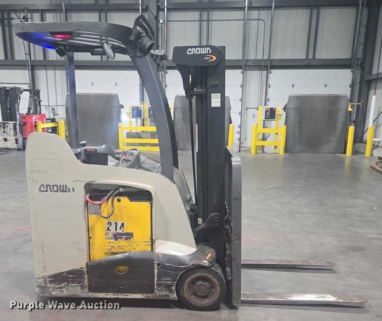 image for item EB1021 Crown RC5545-40 forklift