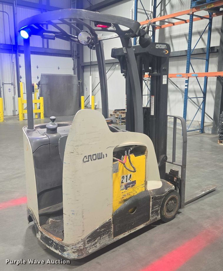 image for item EB1021 Crown RC5545-40 forklift