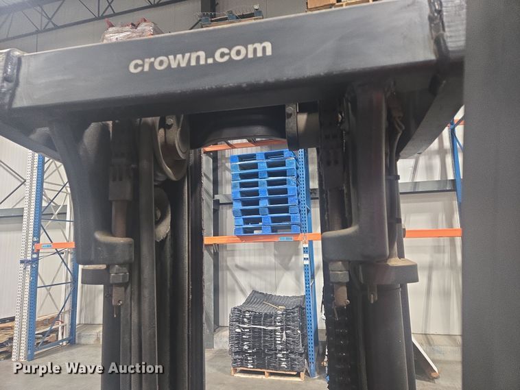 image for item EB1021 Crown RC5545-40 forklift