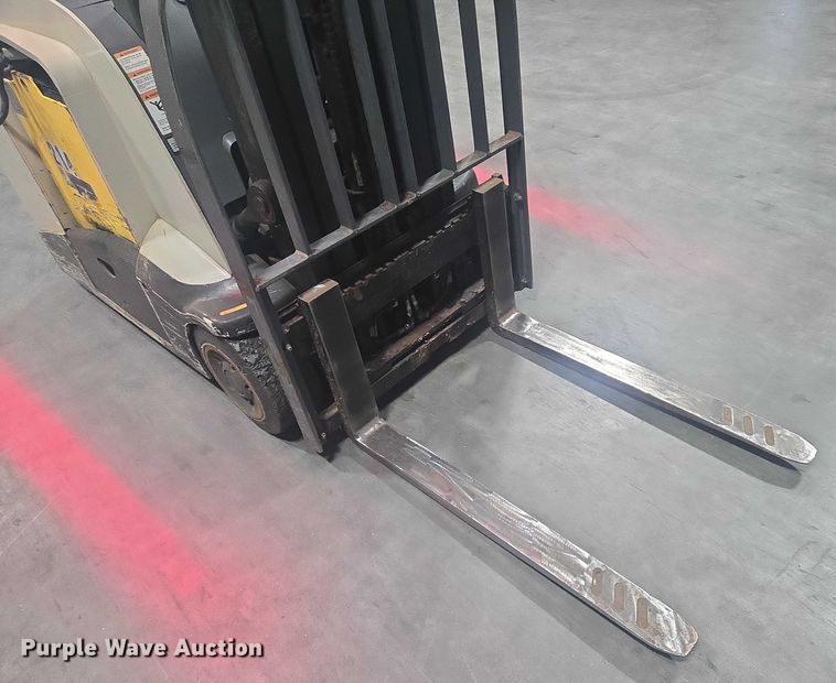 image for item EB1021 Crown RC5545-40 forklift