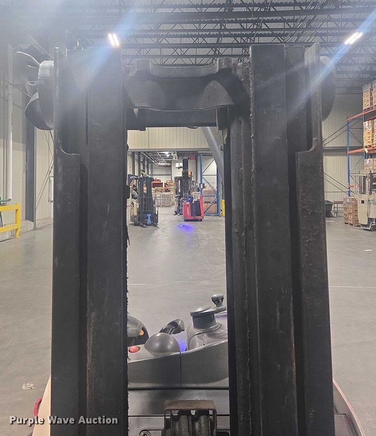 image for item EB1021 Crown RC5545-40 forklift