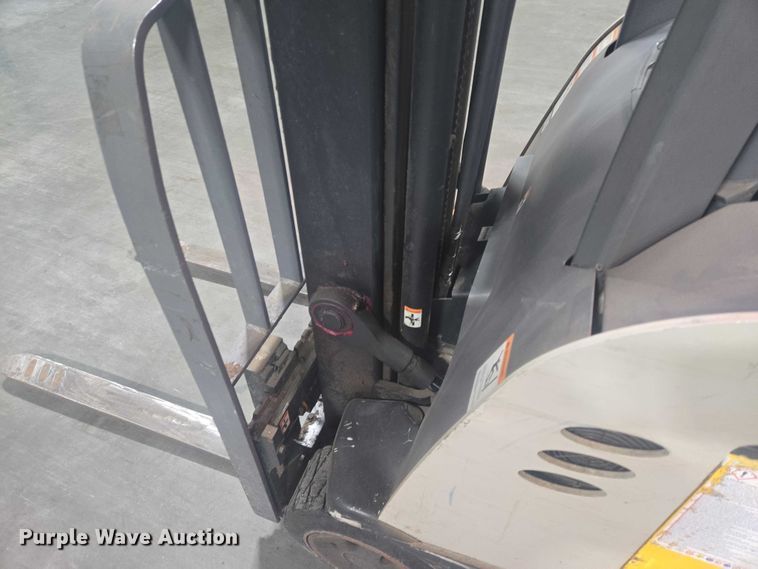 image for item EB1021 Crown RC5545-40 forklift
