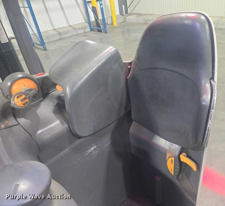 image for item EB1021 Crown RC5545-40 forklift