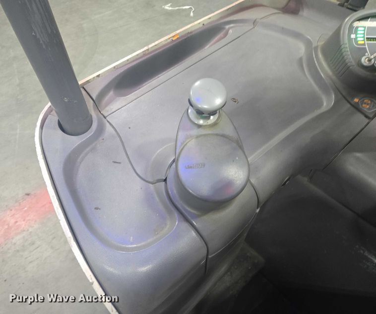 image for item EB1021 Crown RC5545-40 forklift