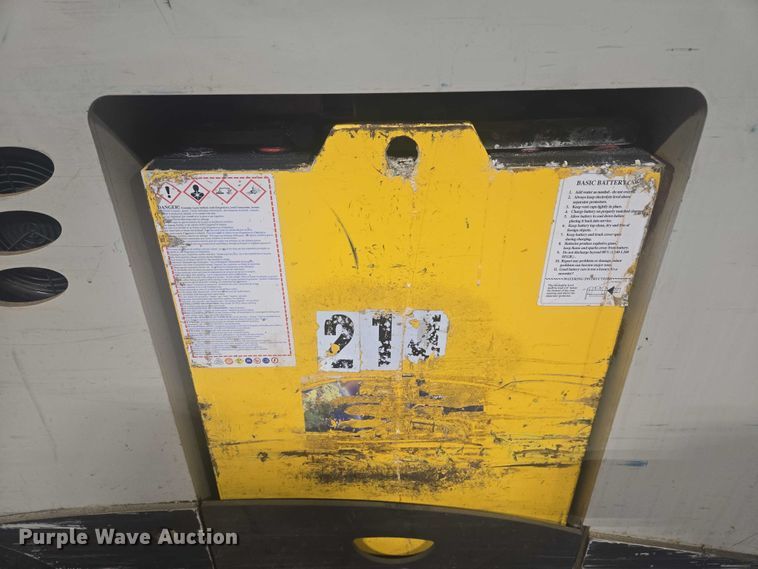 image for item EB1021 Crown RC5545-40 forklift