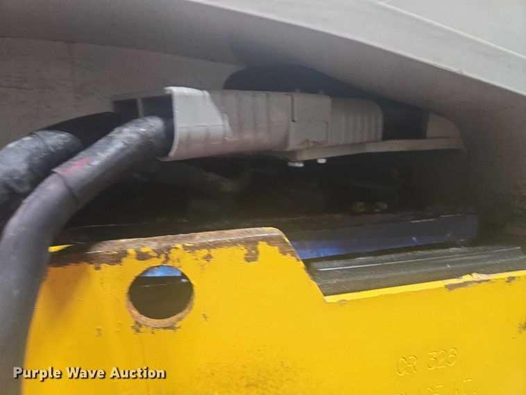 image for item EB1021 Crown RC5545-40 forklift