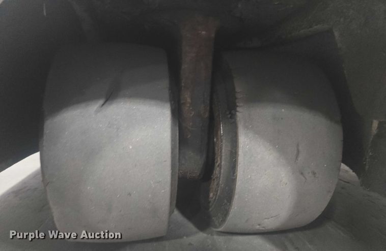 image for item EB1021 Crown RC5545-40 forklift