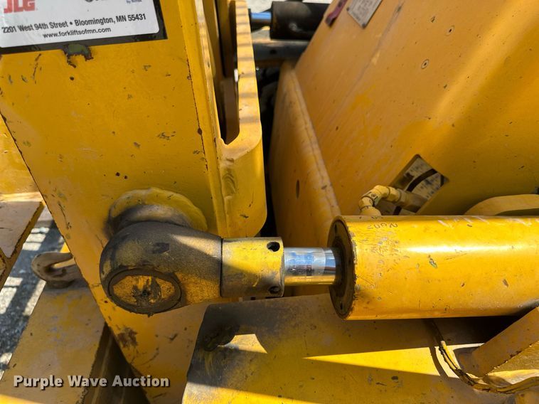 image for item EB2914 Hyster H70C forklift