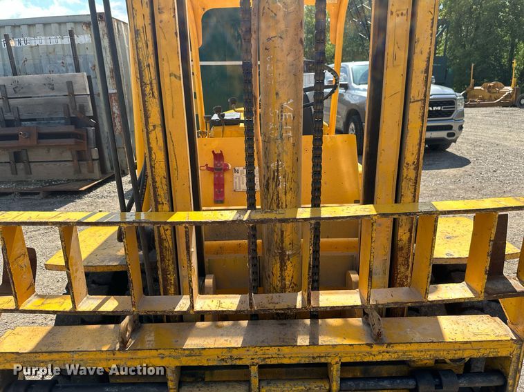 image for item EB2914 Hyster H70C forklift