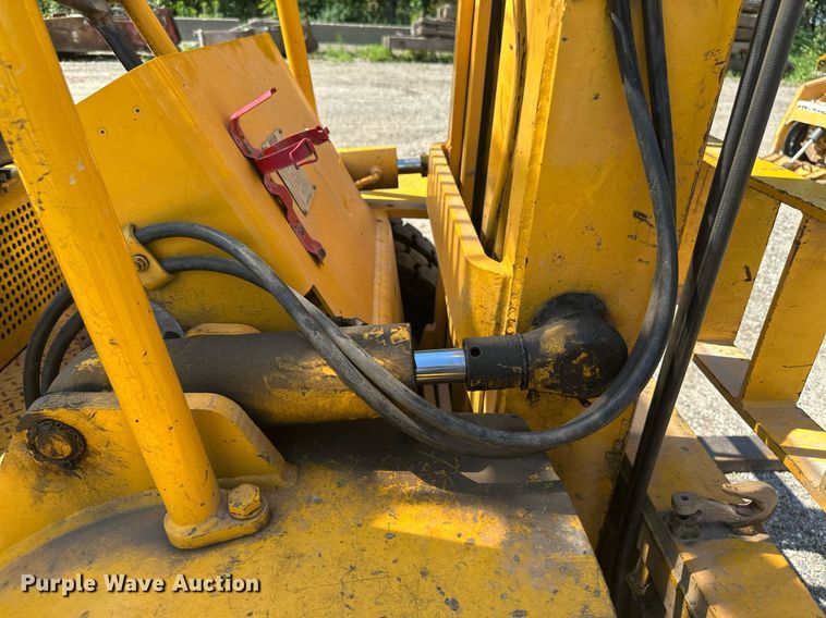 image for item EB2914 Hyster H70C forklift