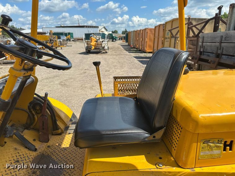 image for item EB2914 Hyster H70C forklift