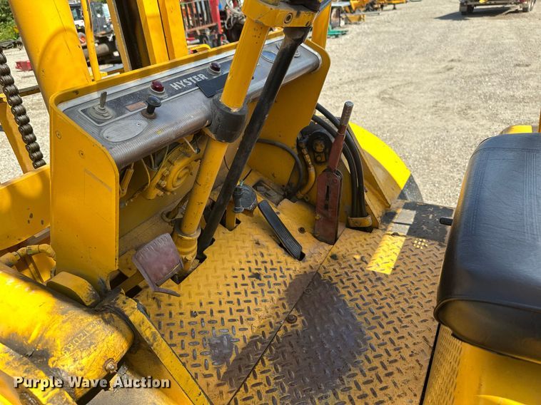 image for item EB2914 Hyster H70C forklift