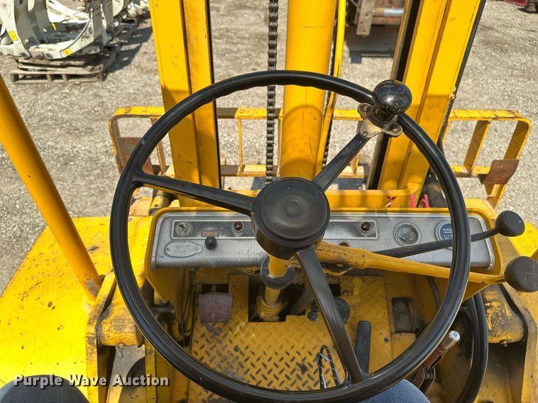 image for item EB2914 Hyster H70C forklift