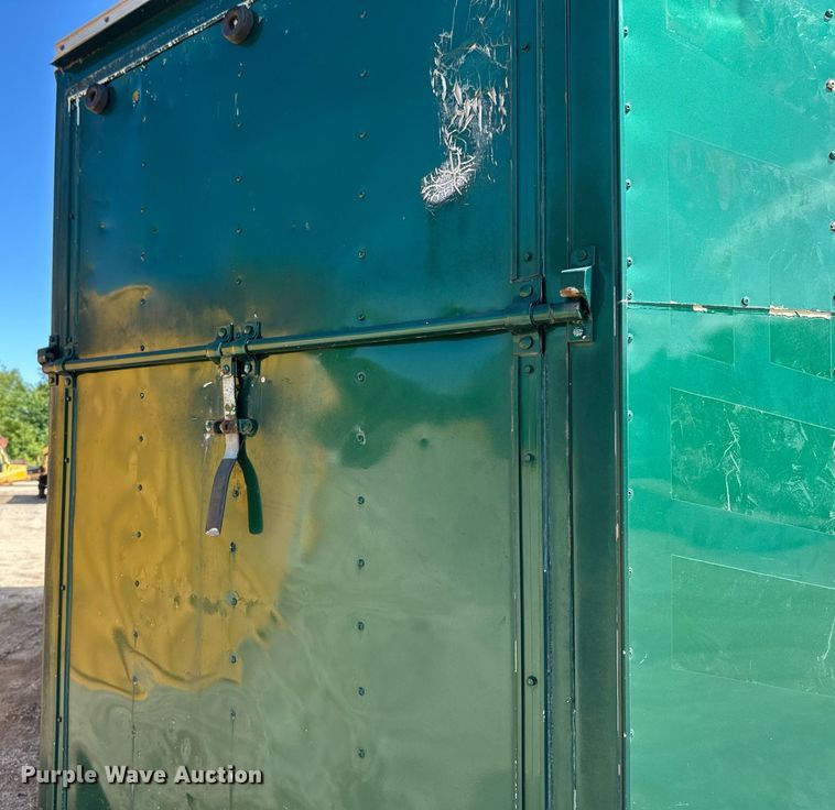 image for item EB2919 1995 Tailwind enclosed cargo trailer