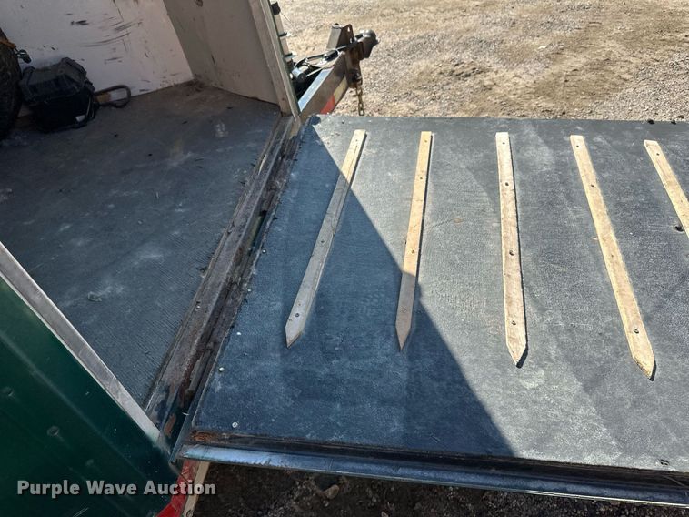 image for item EB2919 1995 Tailwind enclosed cargo trailer