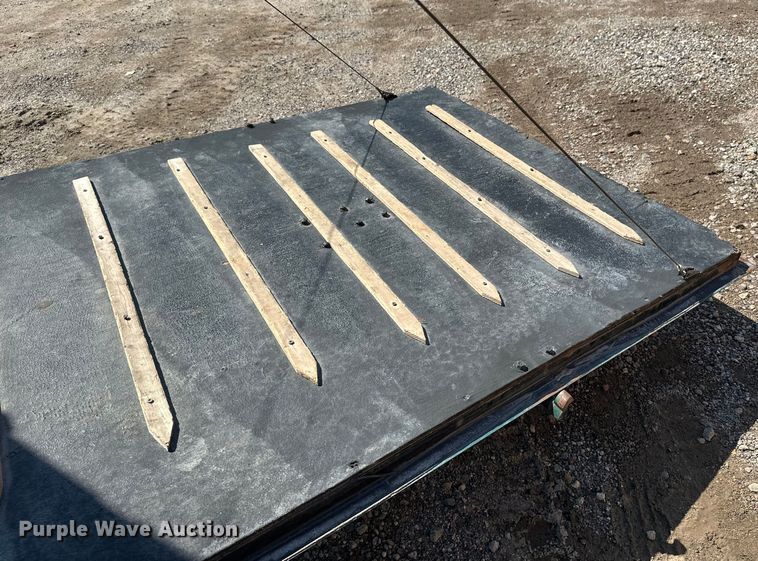 image for item EB2919 1995 Tailwind enclosed cargo trailer