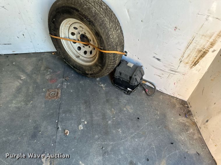 image for item EB2919 1995 Tailwind enclosed cargo trailer