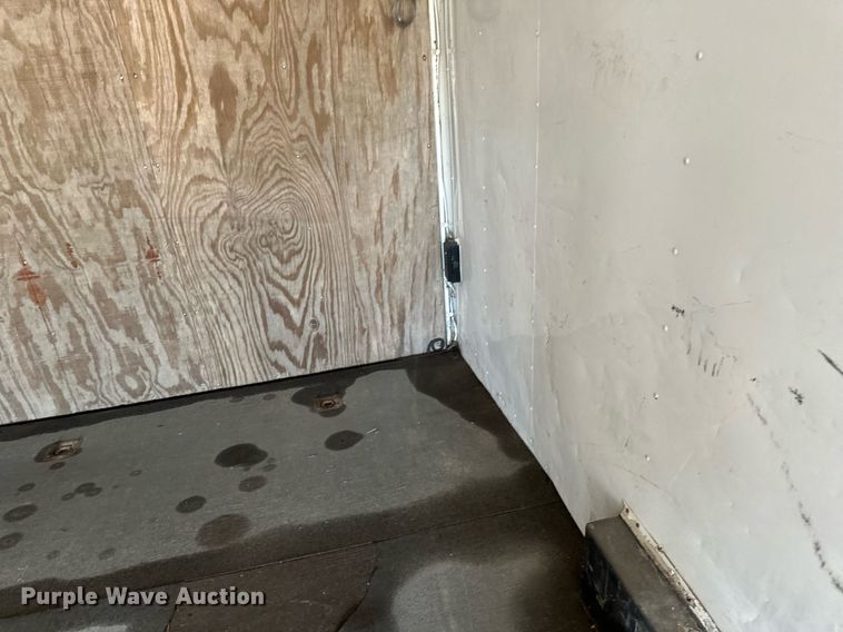 image for item EB2919 1995 Tailwind enclosed cargo trailer