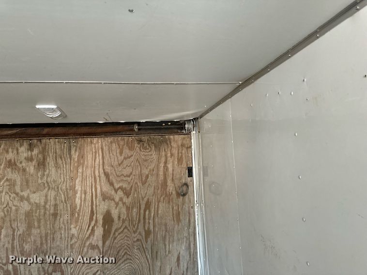 image for item EB2919 1995 Tailwind enclosed cargo trailer