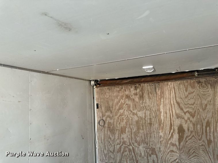 image for item EB2919 1995 Tailwind enclosed cargo trailer