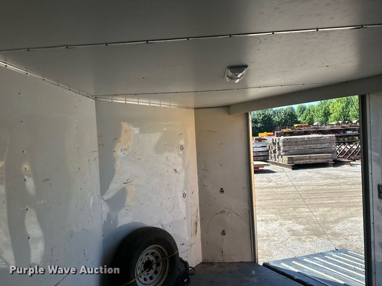 image for item EB2919 1995 Tailwind enclosed cargo trailer