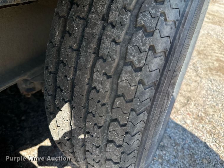 image for item EB2919 1995 Tailwind enclosed cargo trailer