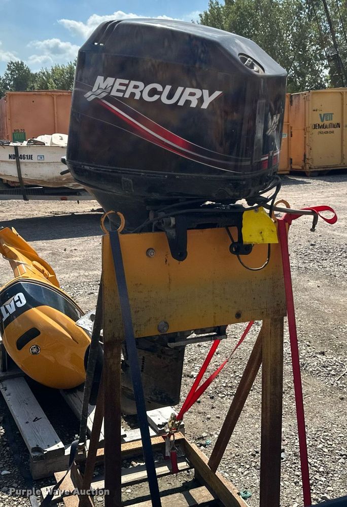 image for item EB2927 Mercury boat engine