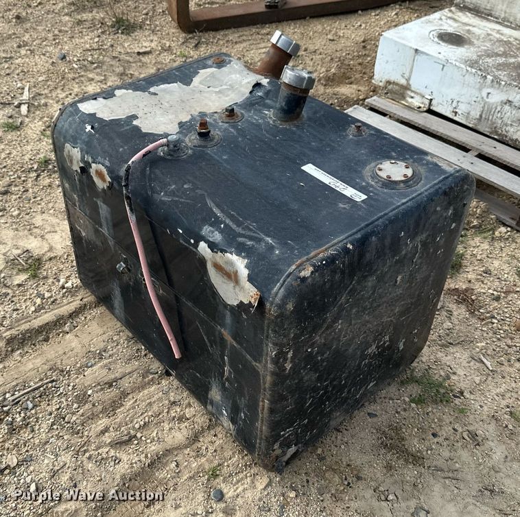image for item EB2943 (2) fuel tanks