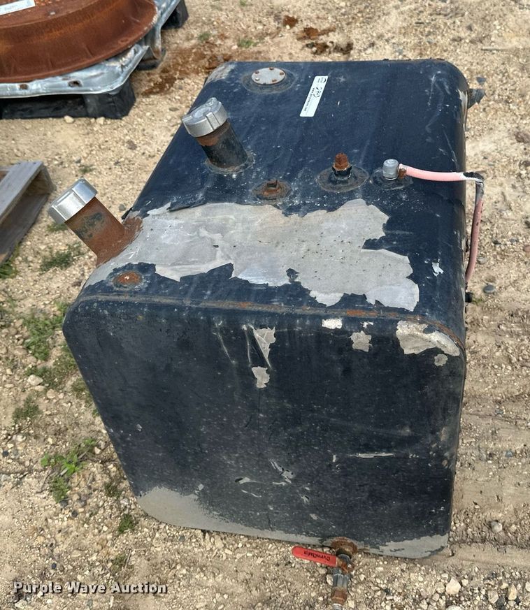 image for item EB2943 (2) fuel tanks