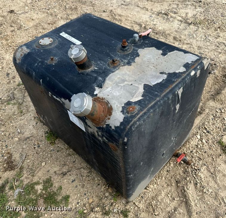 image for item EB2943 (2) fuel tanks