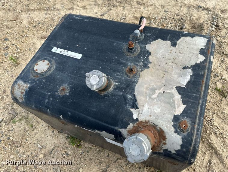 image for item EB2943 (2) fuel tanks