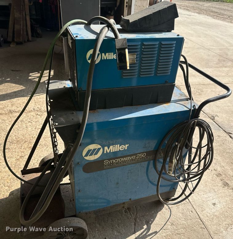 image for item EB2950 Miller Syncrowave 250 welder