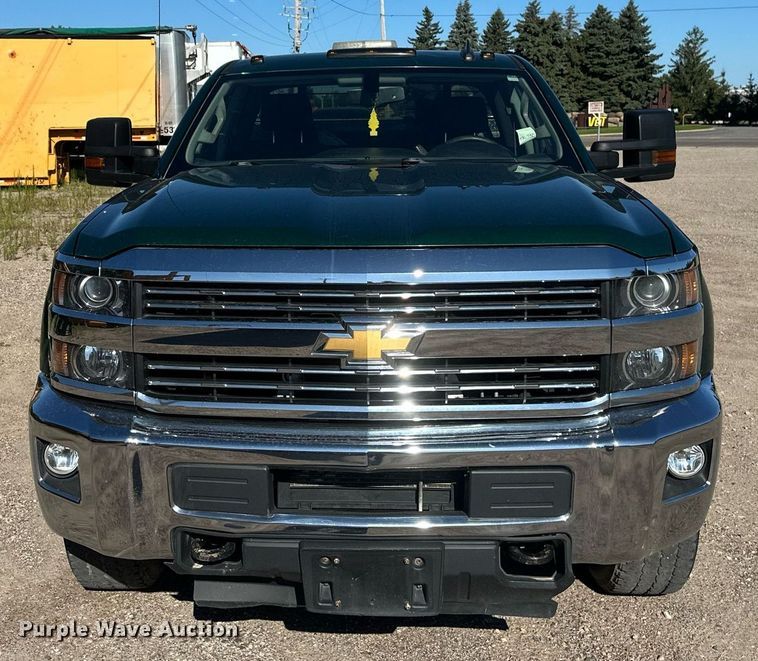 image for item EB2974 2016 Chevrolet Silverado 2500HD Double Cab pickup truck