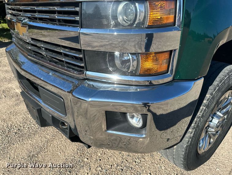 image for item EB2974 2016 Chevrolet Silverado 2500HD Double Cab pickup truck