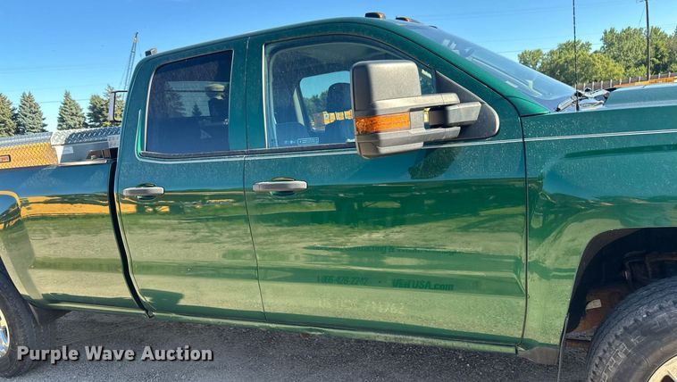 image for item EB2974 2016 Chevrolet Silverado 2500HD Double Cab pickup truck