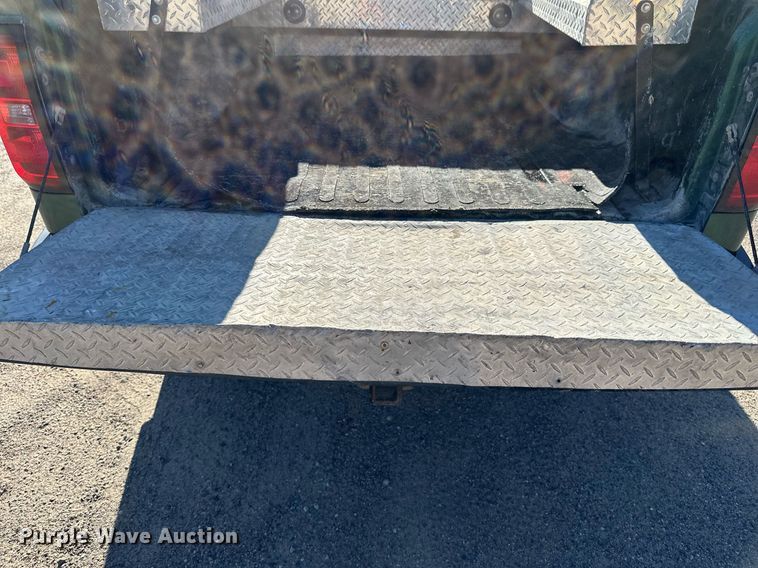 image for item EB2974 2016 Chevrolet Silverado 2500HD Double Cab pickup truck