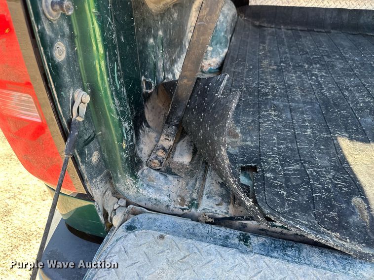 image for item EB2974 2016 Chevrolet Silverado 2500HD Double Cab pickup truck